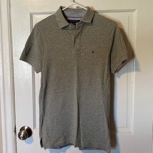 Men’s XS Tommy Hilfiger polo in light grey